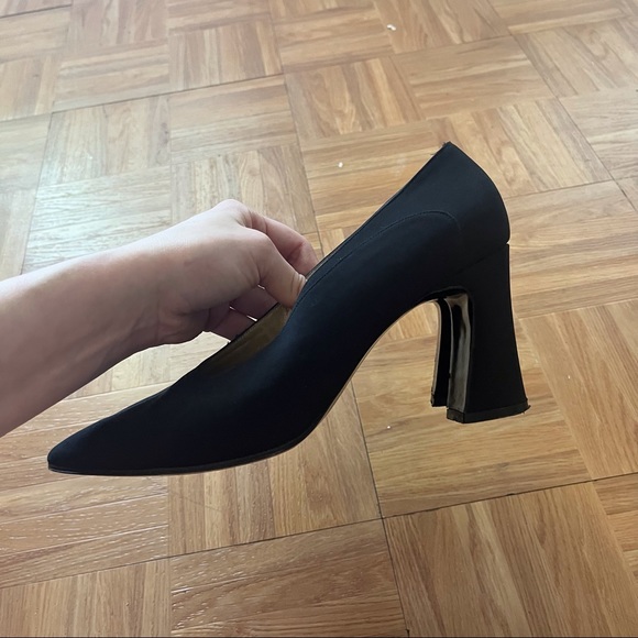 YSL Vintage Yves Saint Laurent Black Closed Toe Mod Classic Pumps Heels size 9 - Picture 5 of 8